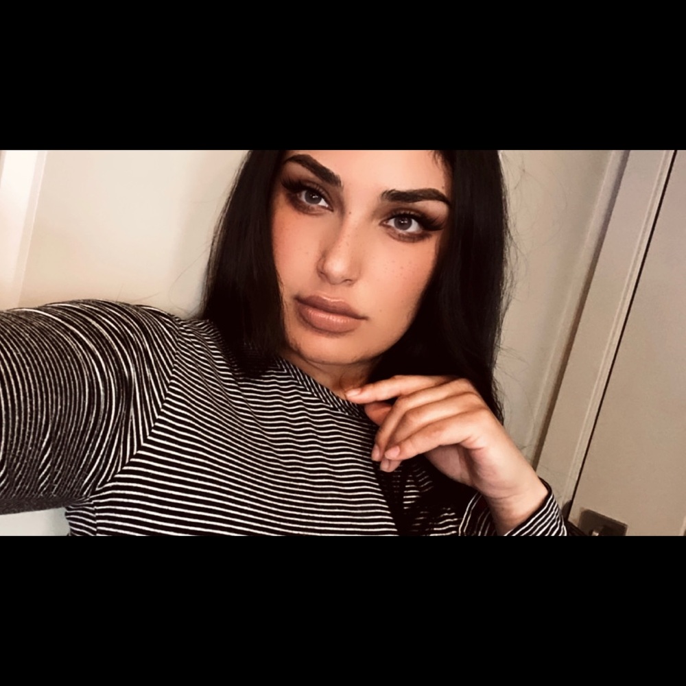 Meet your Posher, Ceci